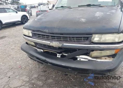 2002 Chevrolet Silverado 1500 Ls z USA, uszkodzony, nr VIN 1GCEC14T52Z236083